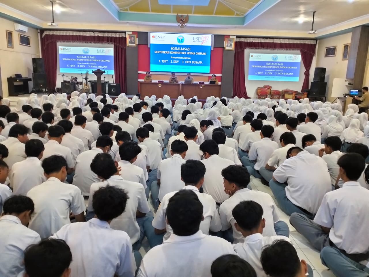 Menuju Generasi Kompeten: Sosialisasi Skema Okupasi LSP SMKN 9 Surakarta Menuju Generasi Kompeten: Sosialisasi Skema Okupasi LSP SMKN 9 Surakarta